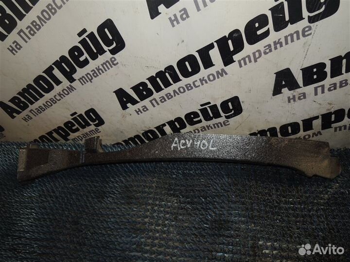 Уплотнитель крыла передний левый Toyota Camry