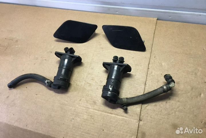 Форсунка омывателя правая Audi A6 C6