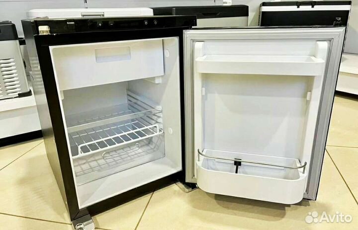 Автомобильный холодильник встраиваемый 12/24/220 В