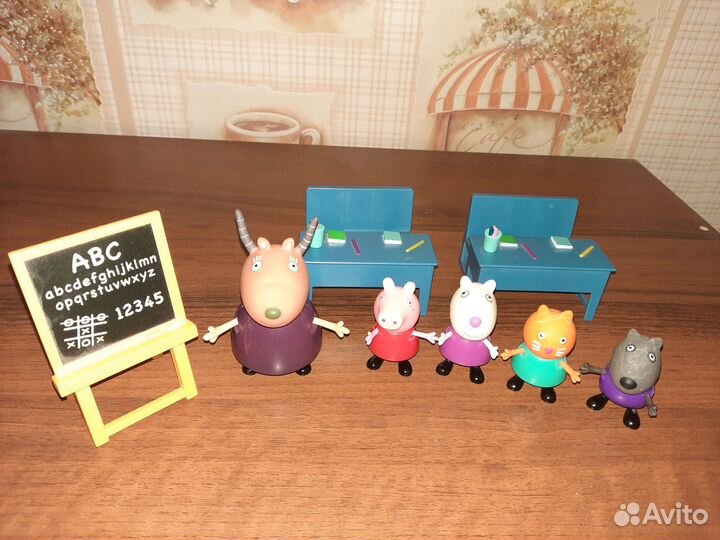 Игровой набор Свинка Пеппа Идем в школу Peppa Pig