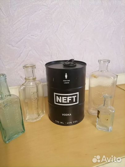 Старые аптечные бутылочки и банка 