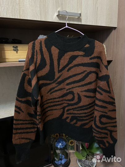 Свитер
