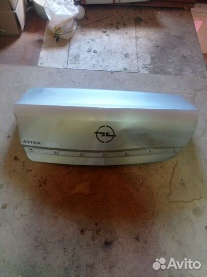 Крышка багажника Opel astra h седан