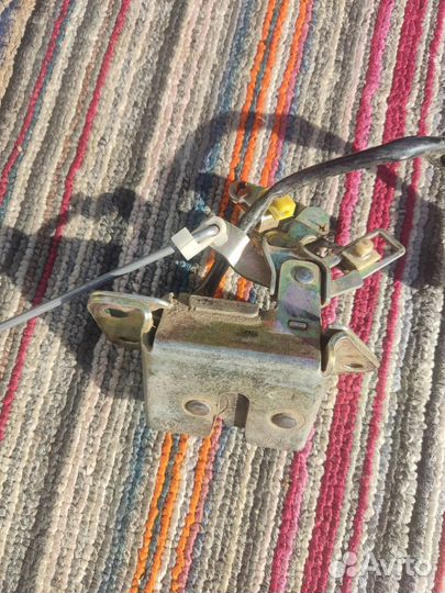 Замок крышки багажника Caldina ST190