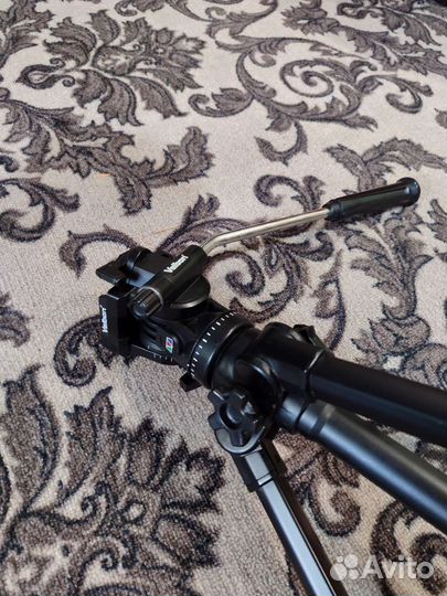 Штатив для фотоаппарата