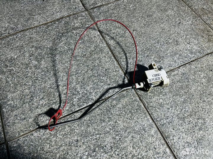 Замок лючка бензобака ауди а6 с6
