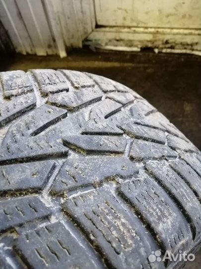 Nokian Tyres Hakkapeliitta 7 215/55 R16