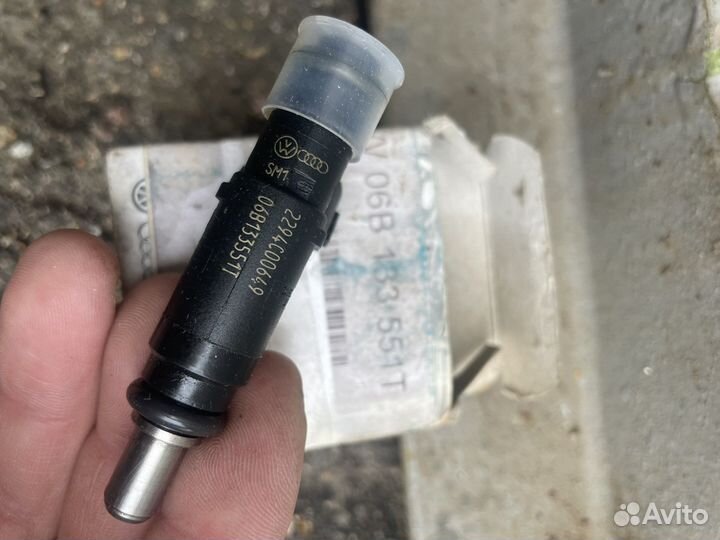 Топливные форсунки 06b133551T