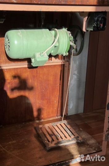 Двигатель с педалью на 220