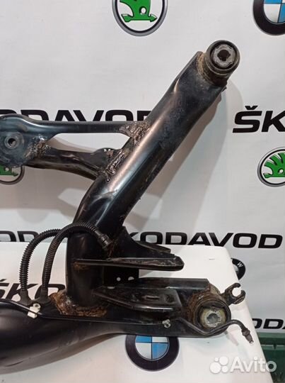 Подрамник задний Volkswagen Tiguan 1G