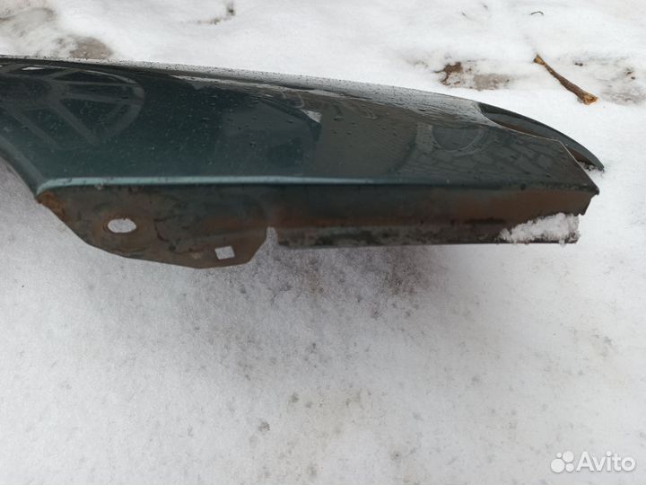 Крыло переднее правое на Мазду 626, 96 года