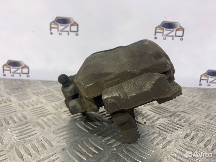 Суппорт тормозной передний правый Volkswagen Jetta