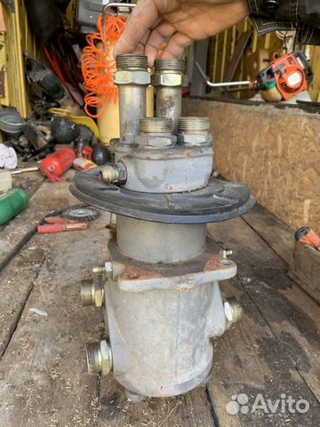 Коллектор центральный ЭО-3323.20.85.000 (7-канальный) для экскаваторов ЭО-3323А,