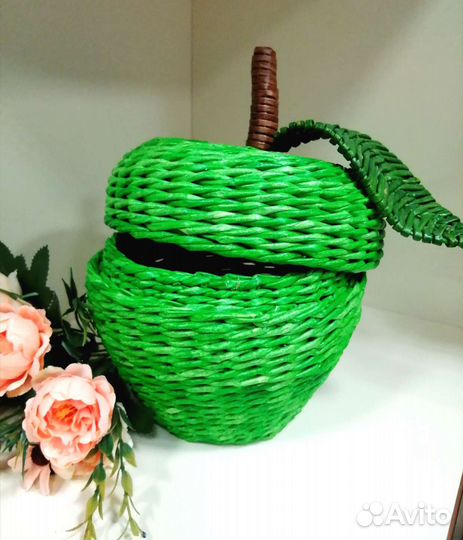 Корзина плетеная с крышкой