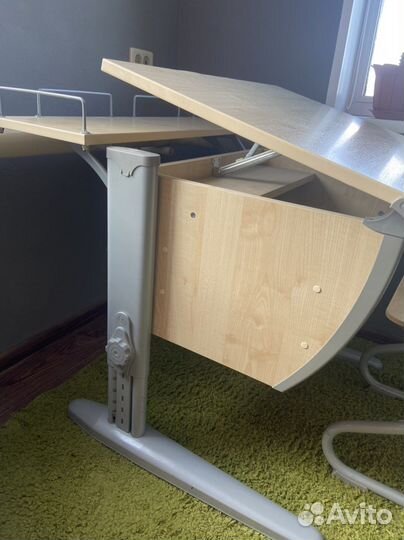 Школьная парта со стулом
