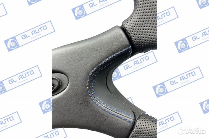 Руль 2101-210/вставка черный лак (под косточку )