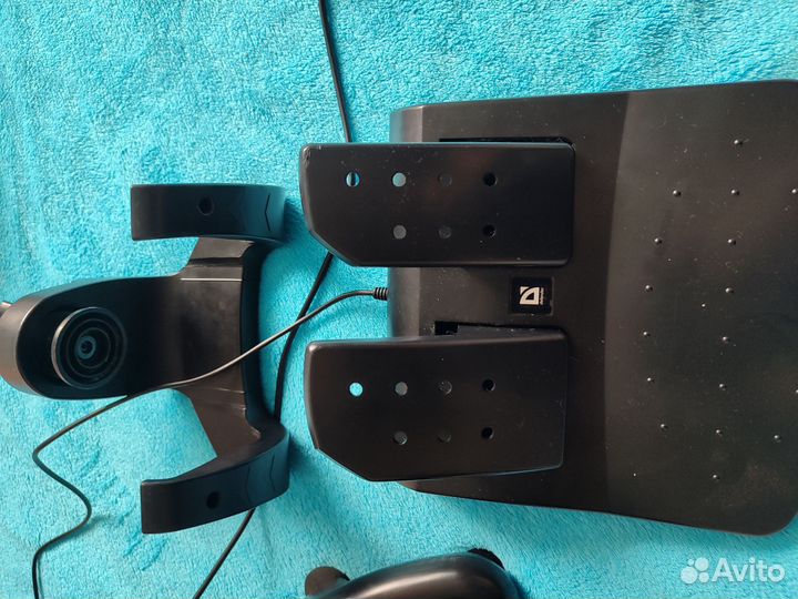 Игровой руль с педалями