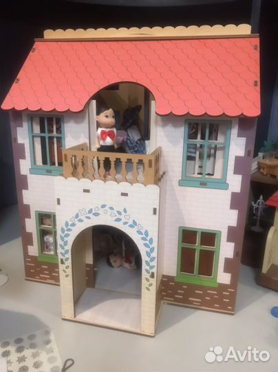 Домик кукольный