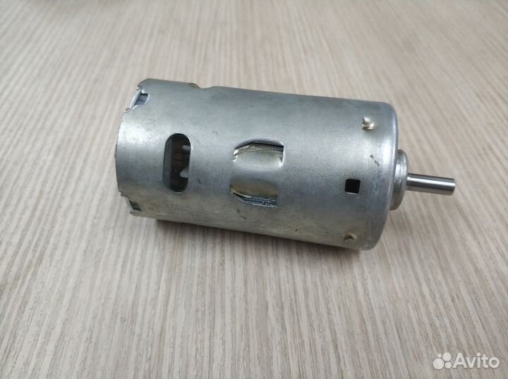 Моторчик доводчика дверей W140