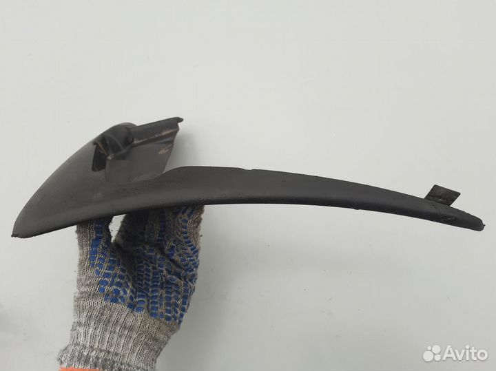 Брызговик передний правый Skoda Fabia