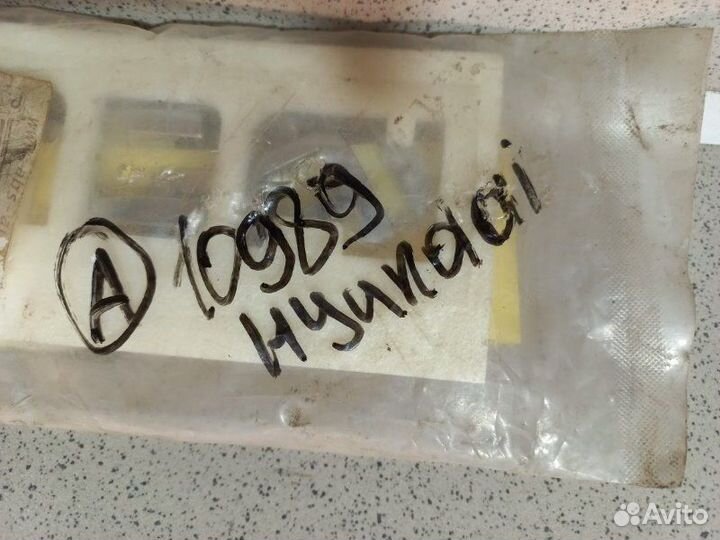 Эмблема на крышку багажника Hyundai Accent 2