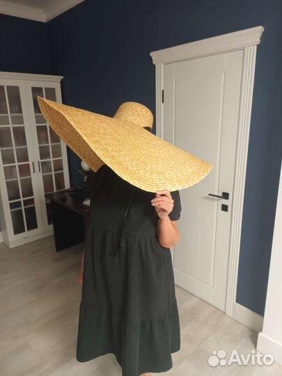 Большая соломенная шляпа