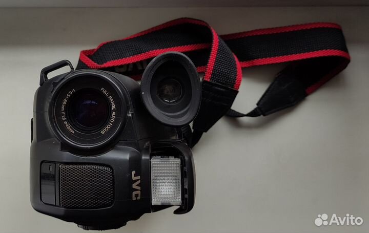 Видеокамера JVC GR AX-66