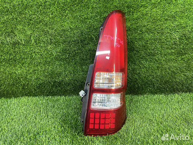 Стоп-сигнал задний правый Nissan Serena TNC24