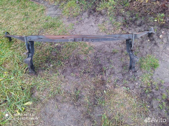 Toyota camry 40 верхняя планка радиатора