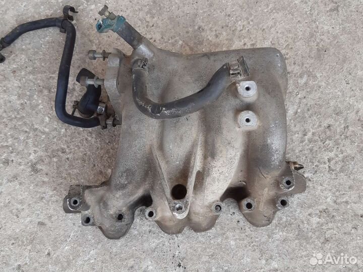 Коллектор впускной 028133223C Audi 80 B3