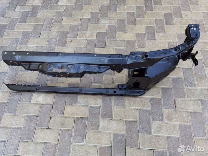 Суппорт фары Lexus Lx