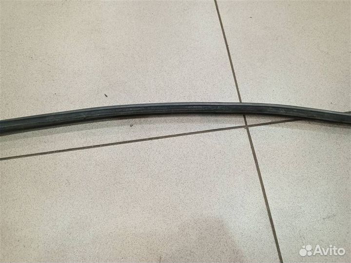 Уплотнитель крышки багажника Chevrolet Lacetti J2