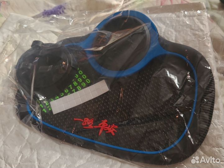 Подставка для телефона в машину