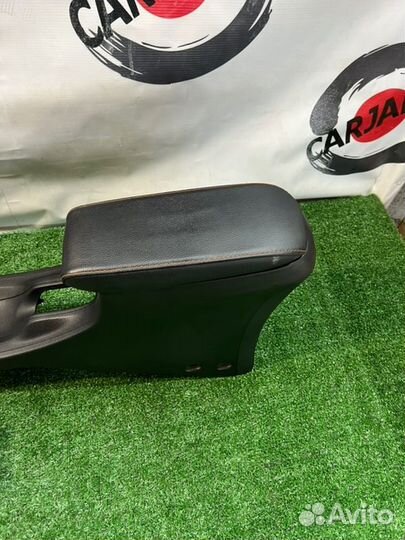 Подлокотник Honda Fit Shuttle GP2 LDA 2014