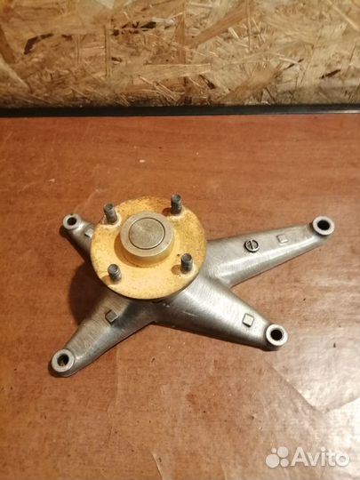 Кронштейн термомуфты lexus LX570 2019-2023