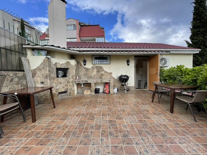 Дом 250 м² на участке 2 сот.