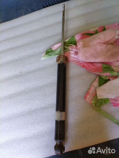 Задний амортизатор на Шевроле Спарк