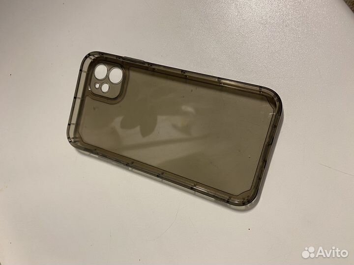 Прозрачный силиконовый чехол на iPhone 11