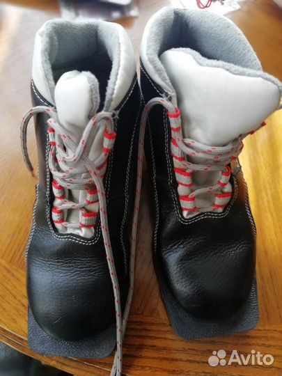 Лыжные ботинки