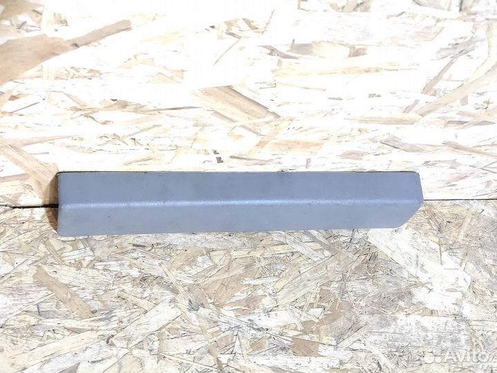 Обшивка крышки багажника Subaru Forester S11