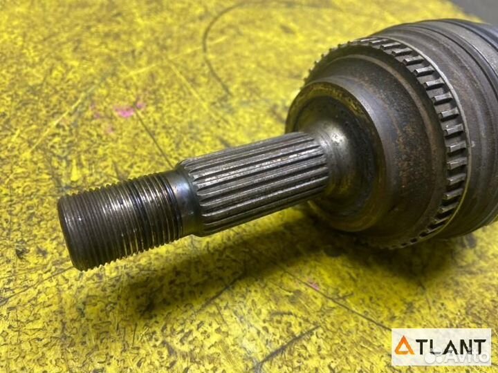 Привод передний правый toyota funcargo