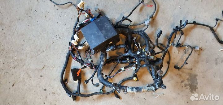 Mitsubishi Outlander XL/Citroen C-Crosser/Peugeot