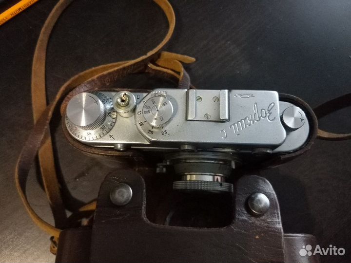 Пленочный фотоаппарат Зоркий