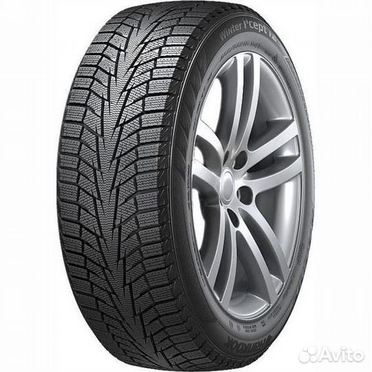 Hankook Winter I'Cept iZ 2 W616 215/70 R15 98T