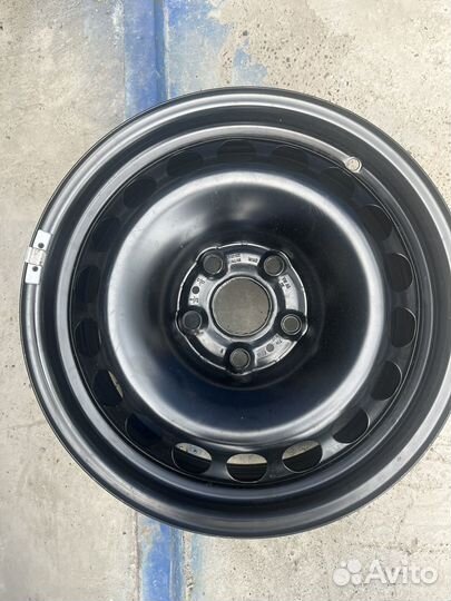 Hankook Radial RA08 215/70 R16