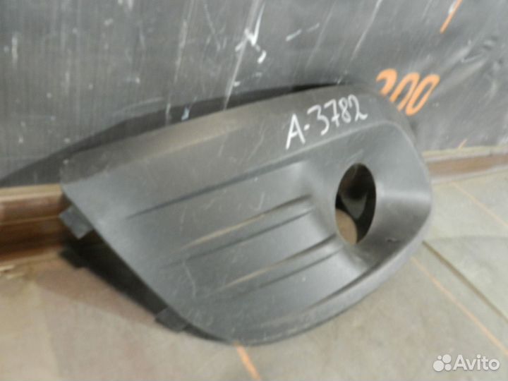 Накладка фары противотуманной правой - LADA Largus