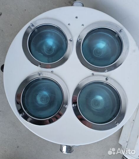 Светильник четырехрефлекторный