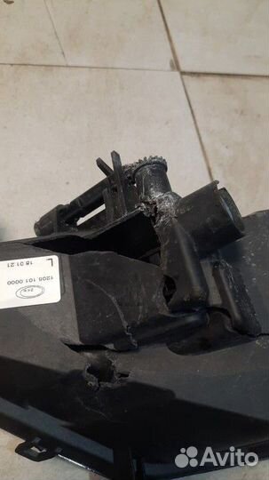 Фара противотуманная левая Skoda Rapid