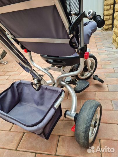 Велосипед трёхколёсный с родительской ручкой