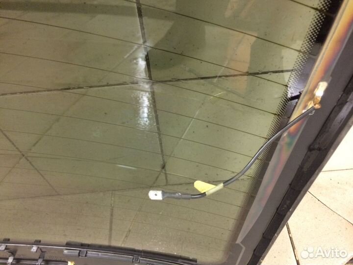 Стекло заднее Volkswagen Jetta 5